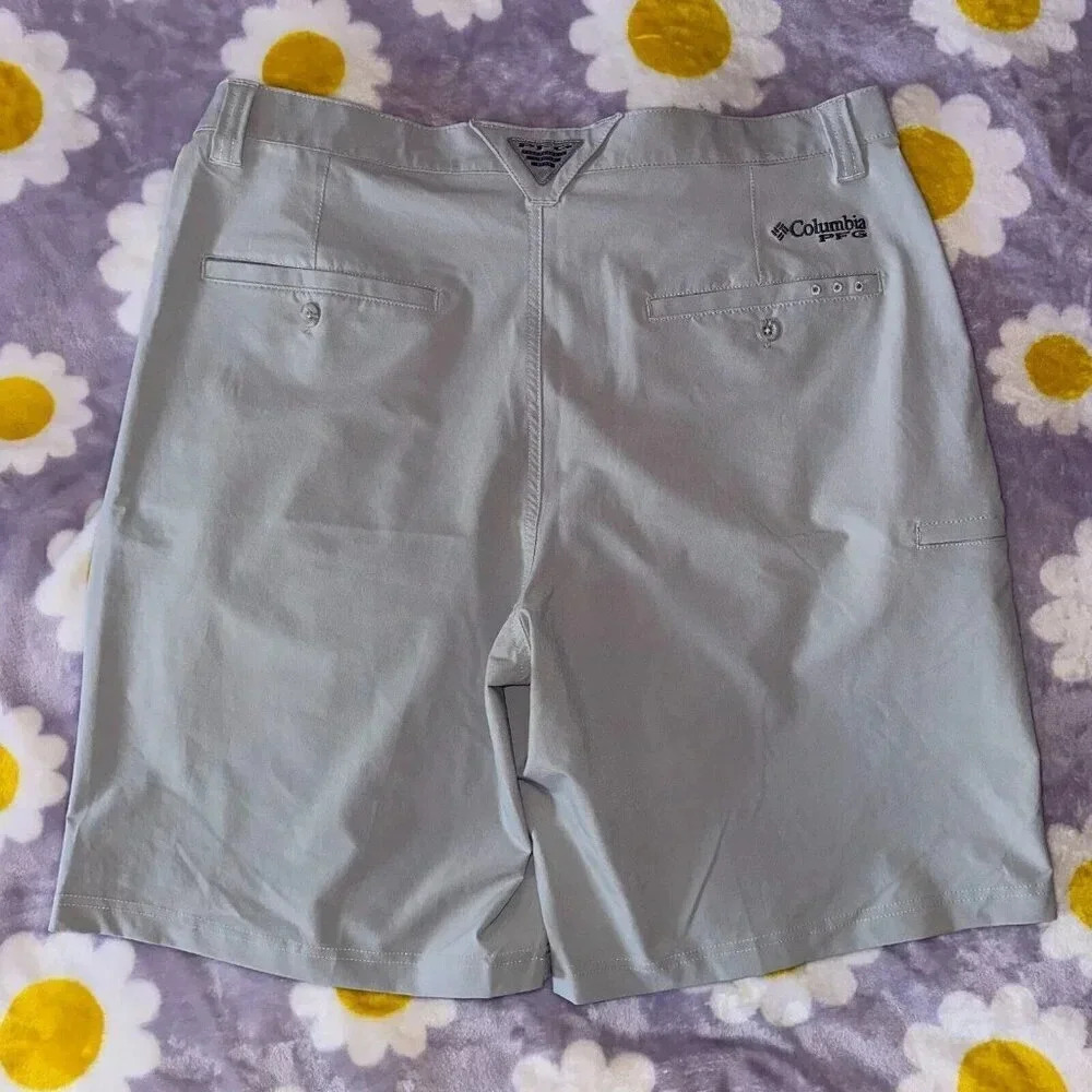 Columbia PFG Casual Outdoor Shorts 10" Flat Front Men's Sz 36 Gray - Picture 2 of 7
